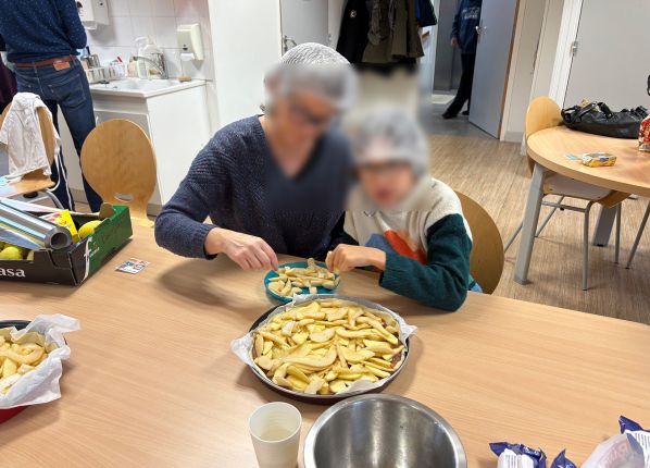 90ans préparation du dessert