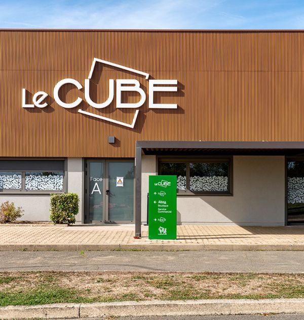 Le Cube - Façade du Lieu