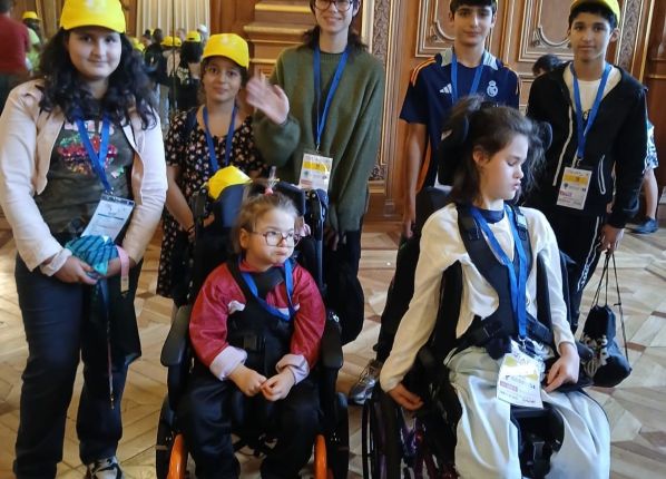 le groupe à l'hôtel de ville de Paris