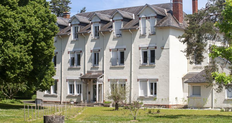 ESAT Entre Cher et Loire Veaugues -Façade bâtiment administratif