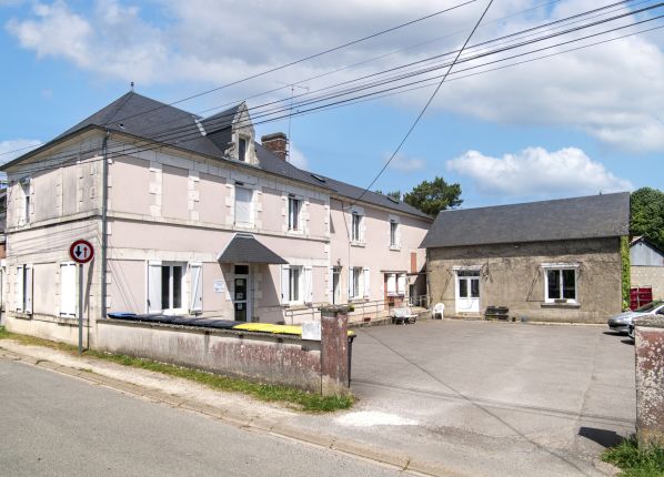 SAJ Veaugues - Façade vue de la rue