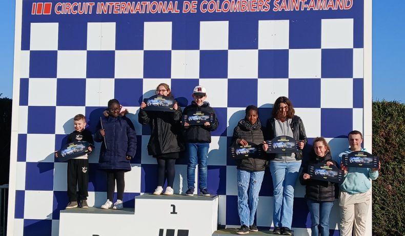 Podium des jeunes des PEP18 lors d'une course de drift