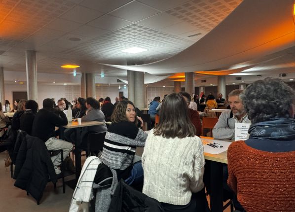 Les professionnels lors des ateliers