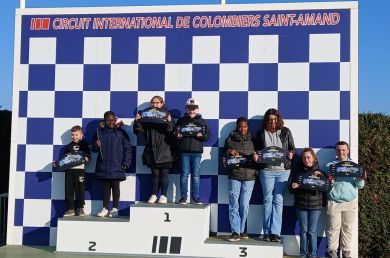 Podium des jeunes des PEP18 lors d'une course de drift