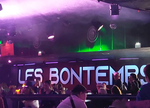 l'EAM de Vierzon (FAMMAS) et 2 jeunes du groupe des grands de l’EEAP (ISEP)sont sortis "en boîte" à la discothèque « Les Bontemps » à St Maur dans le Cher