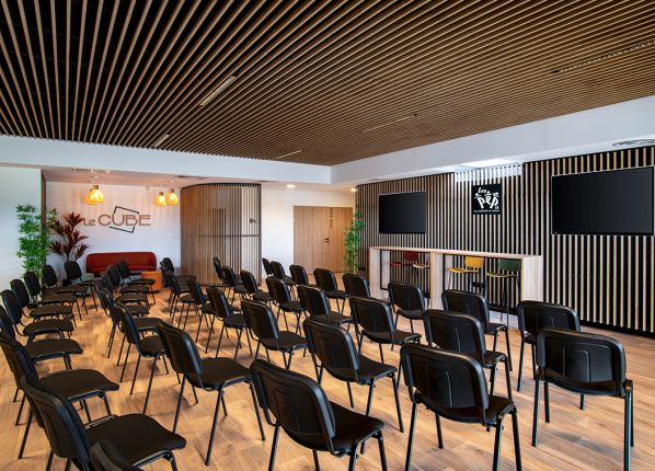 Le Cube - Espace Confluence Configuration Conférence