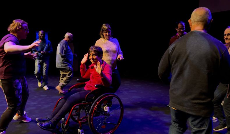 sortie organisée par les PEP18 au Festival de Danse Inclusive
