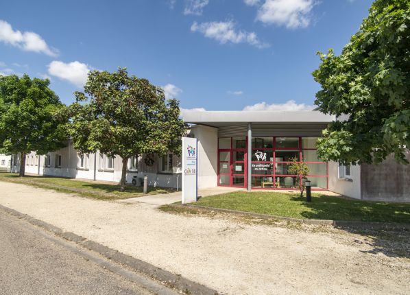 Siège administratif Saint-Doulchard - façade depuis la route