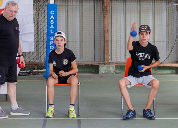 Défi sport : 2 garçons essaient la BOCCIA
