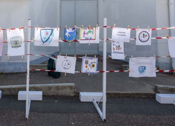 Défi sport : exposition des écussons faits par les participants