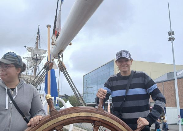 Visite du Belem - au gouvernail