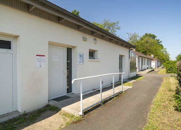 Photo du DAME de Vierzon facade arrière -entrée du personnel