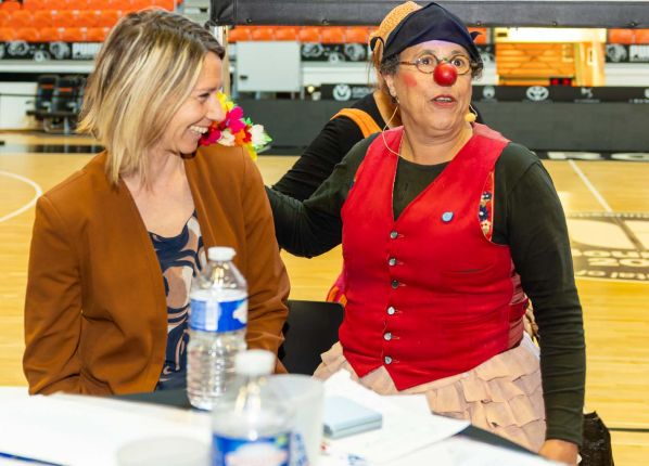 Forum salariés : moment clownesque avec Marie-Amélie Le Fur