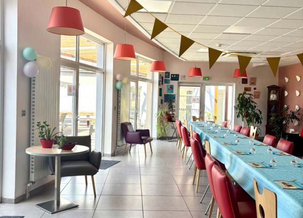 Salle de repas décorée