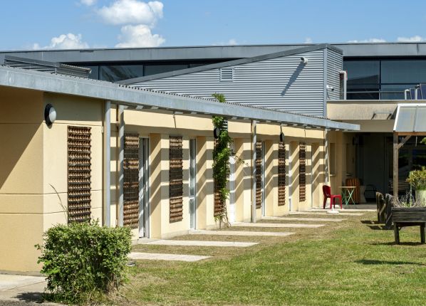 Photo de l'EAM MAS Les Grandes Terres façade chambres
