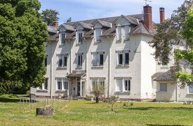 ESAT Entre Cher et Loire Veaugues -Façade bâtiment administratif
