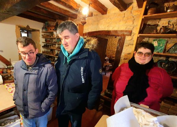 Découverte des adultes en situation e handicap lors des ateliers céramique avec l'ESAT Entre Cher et Loire de Veaugues